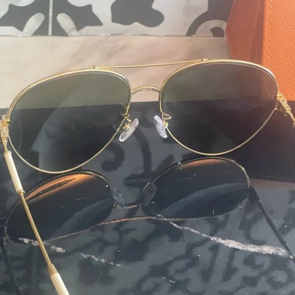 NIC Tory Burch sunglasses - Picture 7 of 7